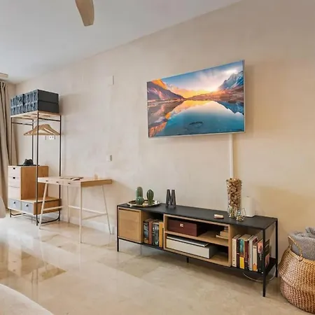 Stylish & Studio 5 Min Puerto Banus Apartment Marbella